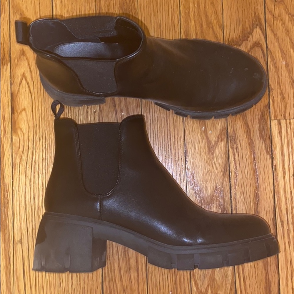 Steve Madden Howler Booties size 9.5